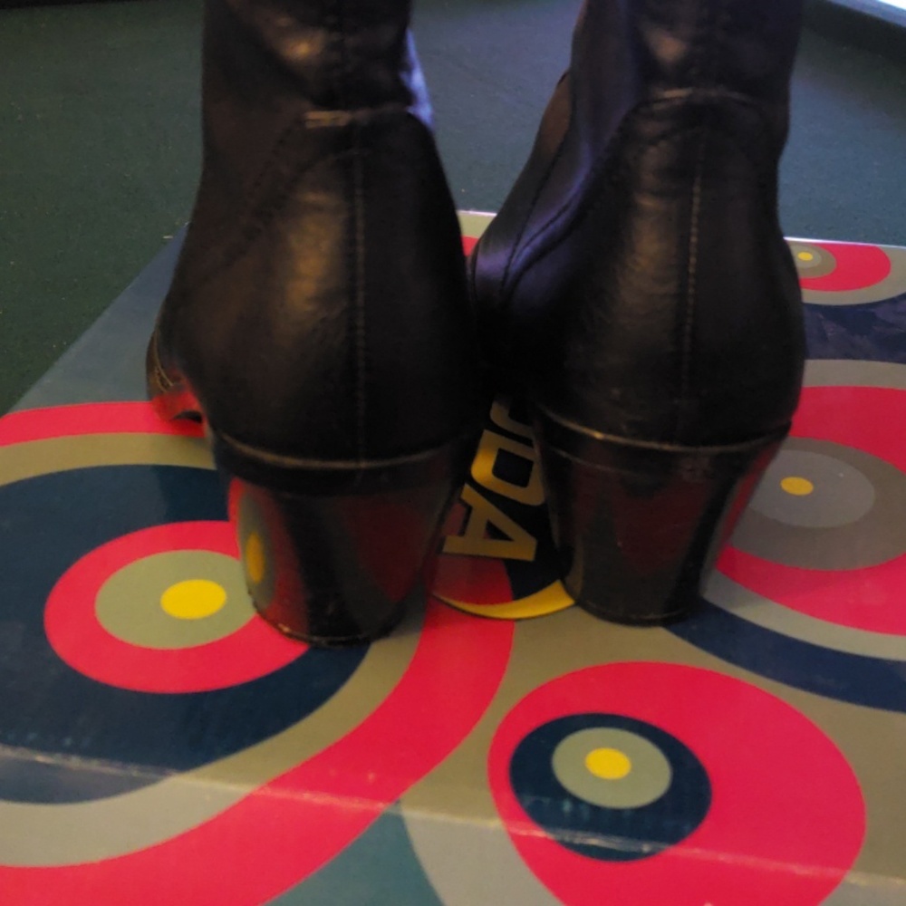 Boots - Picture 3 of 4